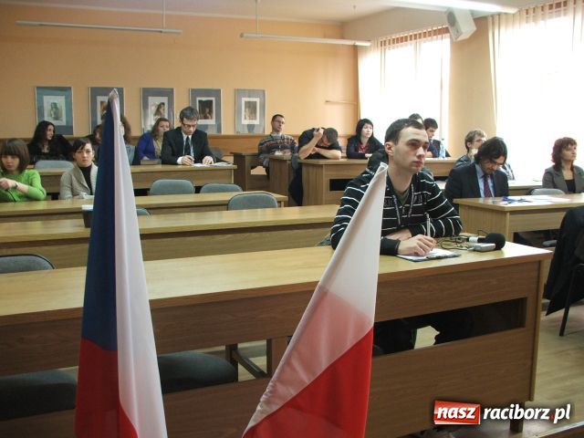 Zdjęcie w galerii na portalu naszraciborz.pl: Polsko a czesko w PWSZ wiadomości z regionu