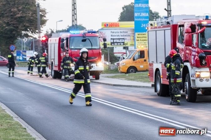 Zdjęcie w galerii na portalu naszraciborz.pl: Weekend strażaków - tragiczne zdarzenie w pobliżu Bojanowskiej w Raciborzu wiadomości z regionu