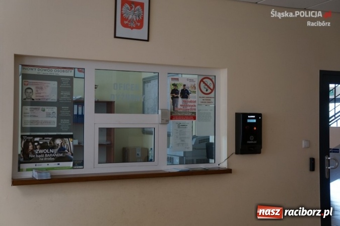 Zdjęcie w galerii na portalu naszraciborz.pl: Nowoczesny i og&oacute;lnodostępny alkomat w raciborskiej komendzie wiadomości z regionu
