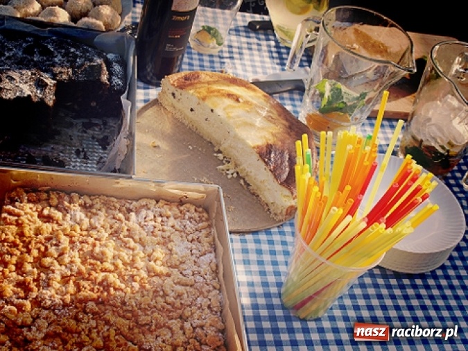 Zdjęcie w galerii na portalu naszraciborz.pl: Quo vadis wybrzmiało na przystani kajakowej wiadomości z regionu