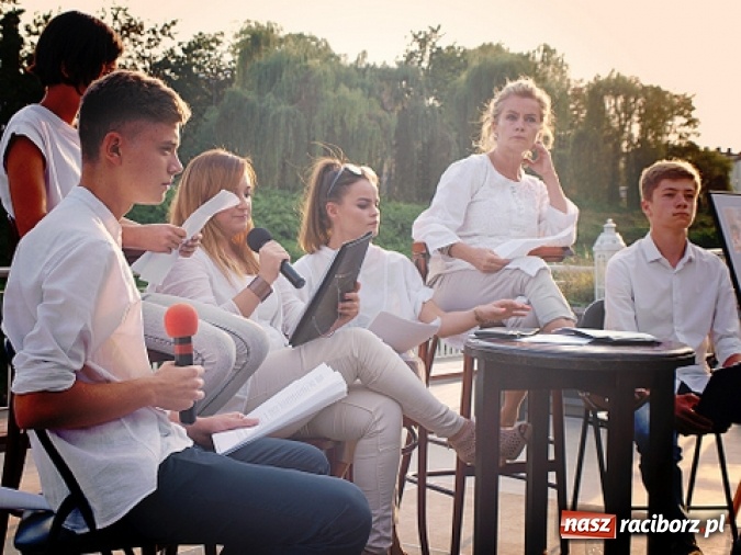 Zdjęcie w galerii na portalu naszraciborz.pl: Quo vadis wybrzmiało na przystani kajakowej wiadomości z regionu