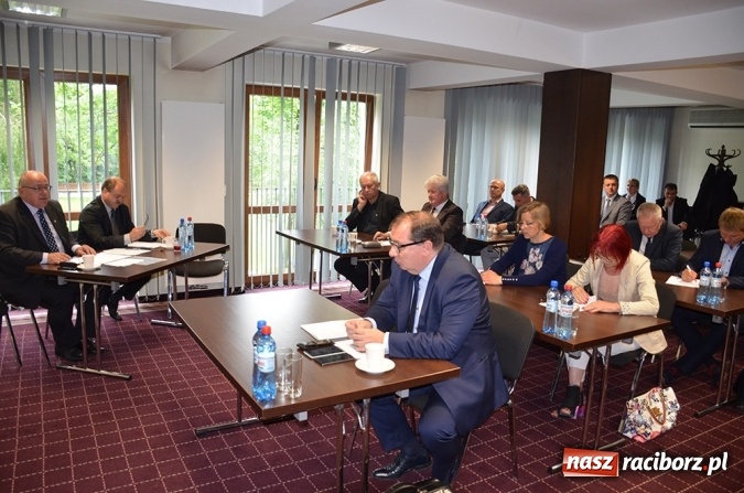 Zdjęcie w galerii na portalu naszraciborz.pl: Konwenty wójtów i burmistrzów powiatów żywieckiego i częstochowskiego  wiadomości z regionu