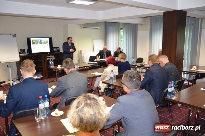 Zdjęcie w galerii na portalu naszraciborz.pl: Konwenty wójtów i burmistrzów powiatów żywieckiego i częstochowskiego  wiadomości z regionu