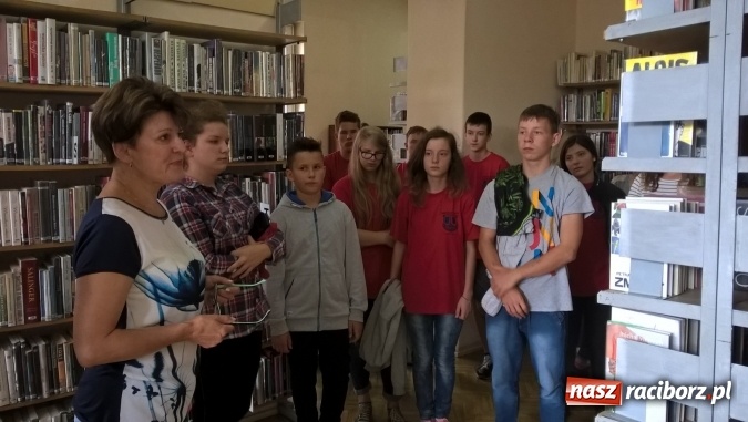 Zdjęcie w galerii na portalu naszraciborz.pl: Narodowe Czytanie Quo vadis w Gimnazjum nr 5  wiadomości z regionu