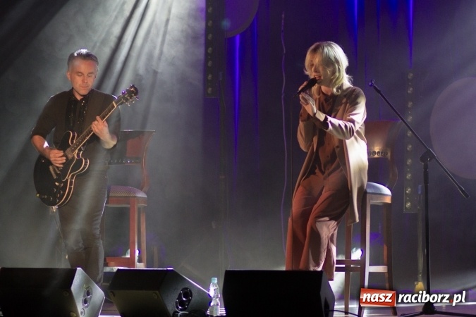 Zdjęcie w galerii na portalu naszraciborz.pl: Mela Koteluk - akustycznie przy Chopina wiadomości z regionu