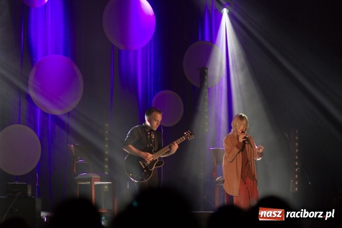 Zdjęcie w galerii na portalu naszraciborz.pl: Mela Koteluk - akustycznie przy Chopina wiadomości z regionu