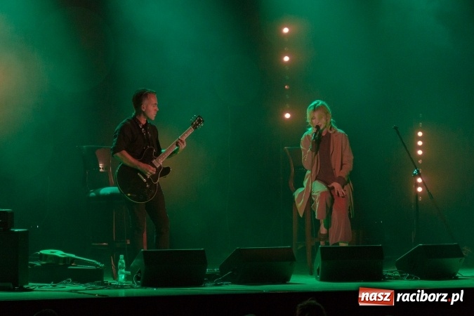 Zdjęcie w galerii na portalu naszraciborz.pl: Mela Koteluk - akustycznie przy Chopina wiadomości z regionu