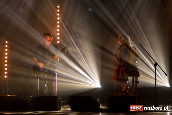 Zdjęcie w galerii na portalu naszraciborz.pl: Mela Koteluk - akustycznie przy Chopina wiadomości z regionu