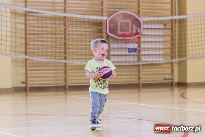 Zdjęcie w galerii na portalu naszraciborz.pl: Ruszyły zapisy na kolejny sezon koszyk&oacute;wki w MiniBasketball. Treningi dla dzieci od 2 do 12 lat wiadomości z regionu