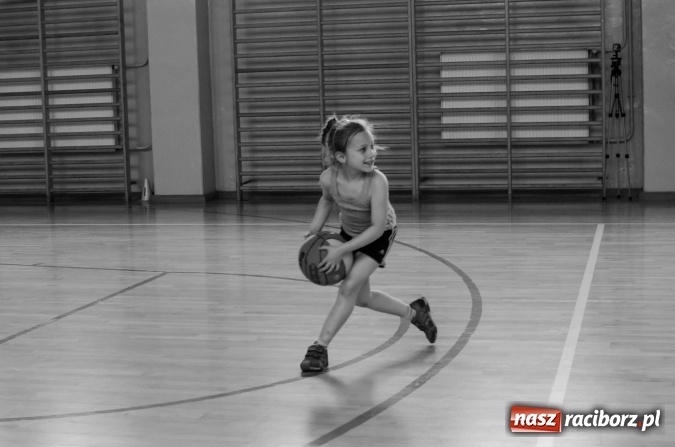 Zdjęcie w galerii na portalu naszraciborz.pl: Ruszyły zapisy na kolejny sezon koszyk&oacute;wki w MiniBasketball. Treningi dla dzieci od 2 do 12 lat wiadomości z regionu