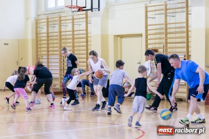 Zdjęcie w galerii na portalu naszraciborz.pl: Ruszyły zapisy na kolejny sezon koszyk&oacute;wki w MiniBasketball. Treningi dla dzieci od 2 do 12 lat wiadomości z regionu