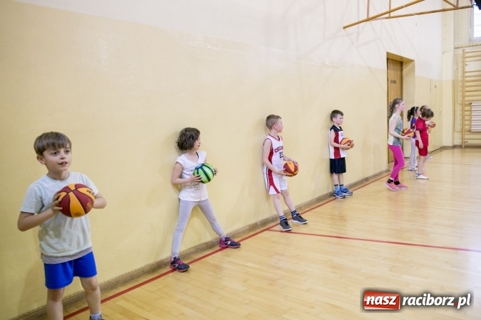 Zdjęcie w galerii na portalu naszraciborz.pl: Ruszyły zapisy na kolejny sezon koszyk&oacute;wki w MiniBasketball. Treningi dla dzieci od 2 do 12 lat wiadomości z regionu