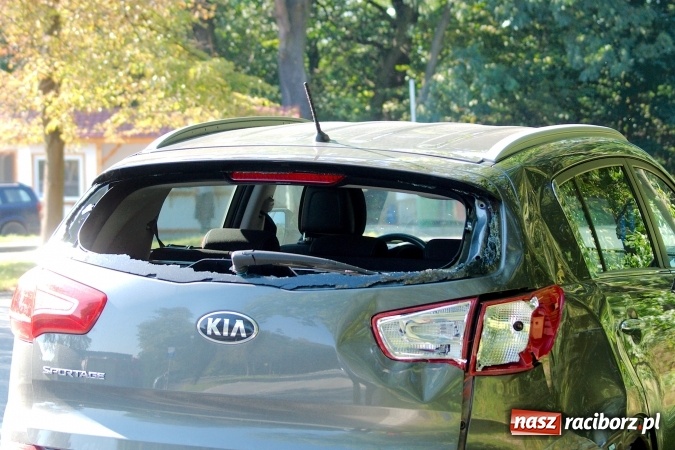 Zdjęcie w galerii na portalu naszraciborz.pl: DK 45. Zderzenie motocykla suzuki z osobową kią na trasie Racibórz - Opole wiadomości z regionu