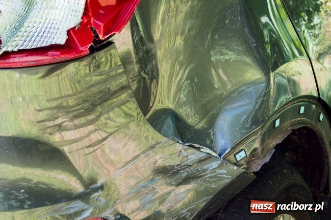 Zdjęcie w galerii na portalu naszraciborz.pl: DK 45. Zderzenie motocykla suzuki z osobową kią na trasie Racibórz - Opole wiadomości z regionu