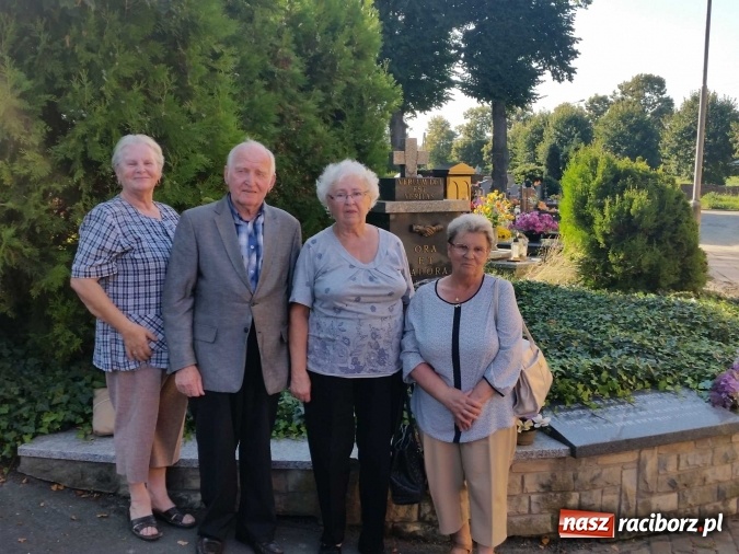 Zdjęcie w galerii na portalu naszraciborz.pl: Pomnik Pamięci na cmentarzu Jeruzalem w Raciborzu ma już 20 lat wiadomości z regionu