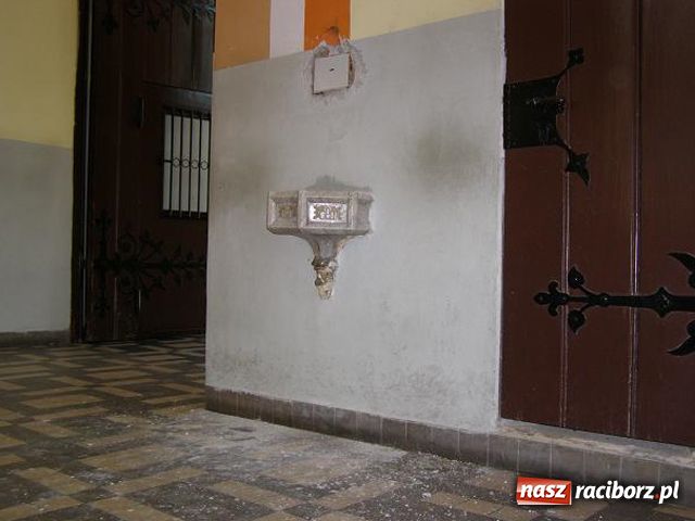 Zdjęcie w galerii na portalu naszraciborz.pl: Złodziej kuje nawet w kościele wiadomości z regionu