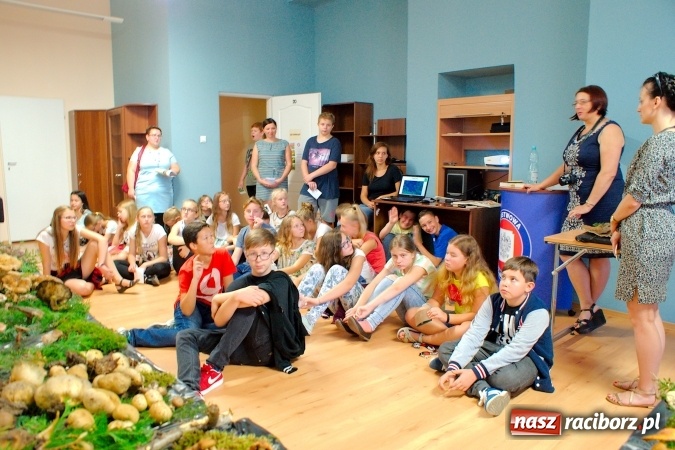 Zdjęcie w galerii na portalu naszraciborz.pl: Dzieci i młodzież z Raciborza poznały różne gatunki grzybów wiadomości z regionu