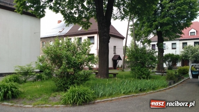 Zdjęcie w galerii na portalu naszraciborz.pl: Plac Warszawski i ulica Powstańców Śląskich w Chałupkach po przebudowie  wiadomości z regionu