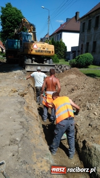 Zdjęcie w galerii na portalu naszraciborz.pl: Plac Warszawski i ulica Powstańców Śląskich w Chałupkach po przebudowie  wiadomości z regionu