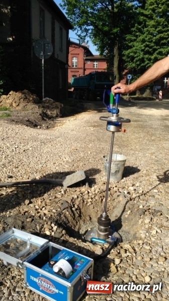 Zdjęcie w galerii na portalu naszraciborz.pl: Plac Warszawski i ulica Powstańców Śląskich w Chałupkach po przebudowie  wiadomości z regionu