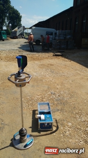 Zdjęcie w galerii na portalu naszraciborz.pl: Plac Warszawski i ulica Powstańców Śląskich w Chałupkach po przebudowie  wiadomości z regionu