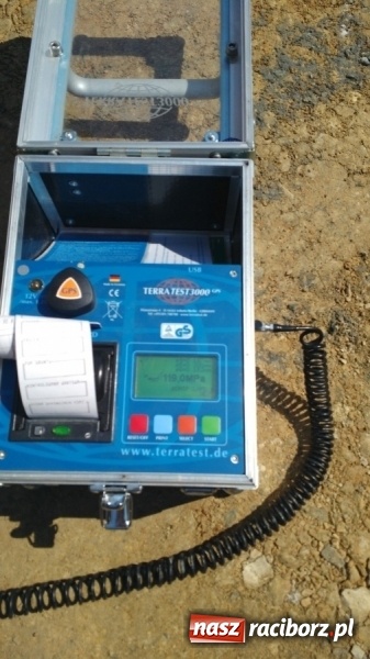 Zdjęcie w galerii na portalu naszraciborz.pl: Plac Warszawski i ulica Powstańców Śląskich w Chałupkach po przebudowie  wiadomości z regionu