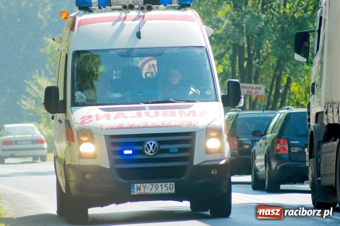 Zdjęcie w galerii na portalu naszraciborz.pl: DW 935. Zderzenie tico i polo na granicy Raciborza i Kornowaca wiadomości z regionu