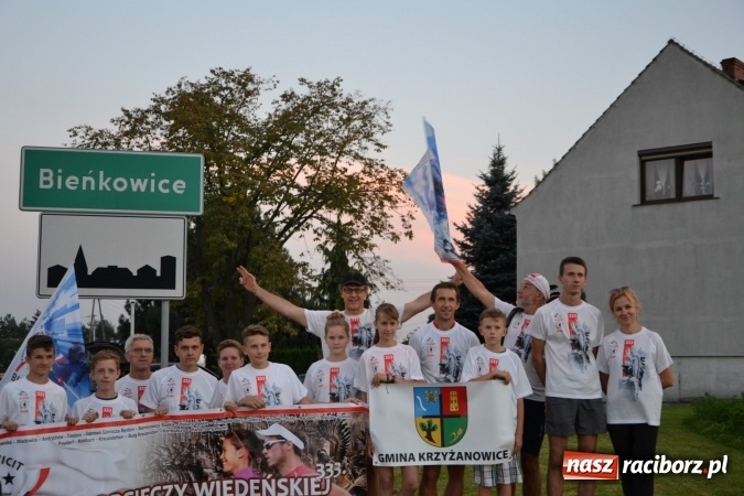 Zdjęcie w galerii na portalu naszraciborz.pl: Tam gdzie Janek Socha miłość znalazł, czyli Bieg Wiedeński w Bieńkowicach wiadomości z regionu