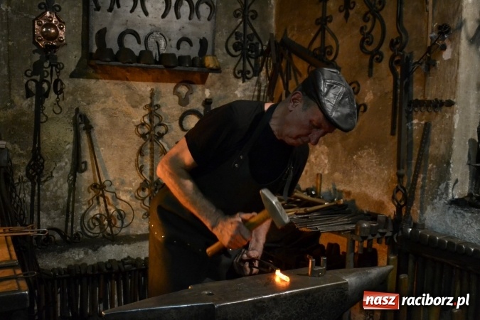 Zdjęcie w galerii na portalu naszraciborz.pl: Tam gdzie Janek Socha miłość znalazł, czyli Bieg Wiedeński w Bieńkowicach wiadomości z regionu