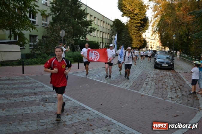 Zdjęcie w galerii na portalu naszraciborz.pl: Raciborski zamek na trasie biegu upamiętniającego Odsiecz Wiedeńską  wiadomości z regionu
