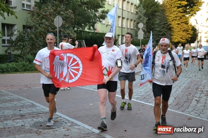 Zdjęcie w galerii na portalu naszraciborz.pl: Raciborski zamek na trasie biegu upamiętniającego Odsiecz Wiedeńską  wiadomości z regionu