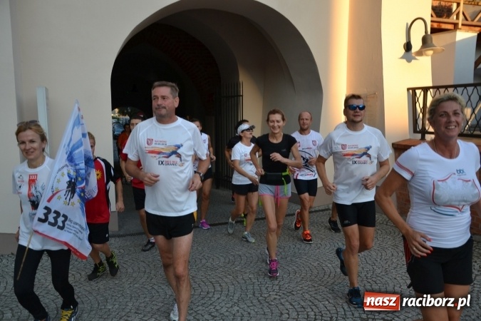 Zdjęcie w galerii na portalu naszraciborz.pl: Raciborski zamek na trasie biegu upamiętniającego Odsiecz Wiedeńską  wiadomości z regionu
