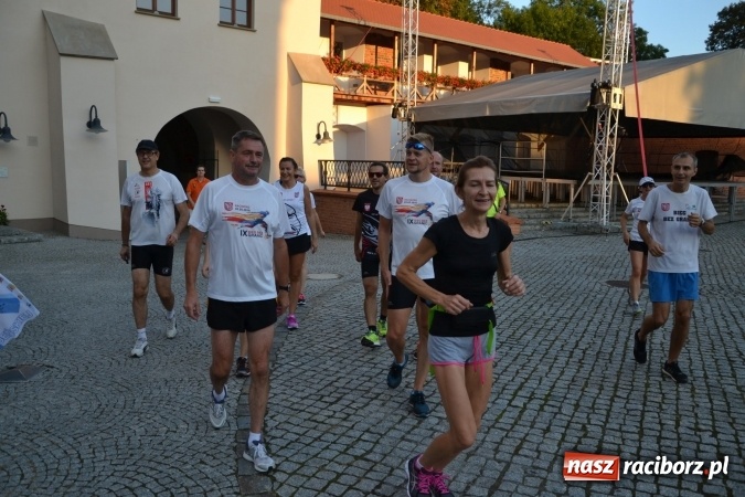 Zdjęcie w galerii na portalu naszraciborz.pl: Raciborski zamek na trasie biegu upamiętniającego Odsiecz Wiedeńską  wiadomości z regionu