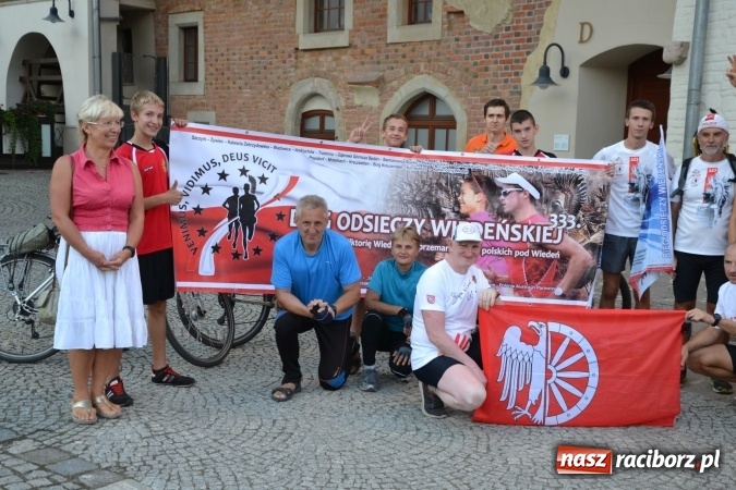 Zdjęcie w galerii na portalu naszraciborz.pl: Raciborski zamek na trasie biegu upamiętniającego Odsiecz Wiedeńską  wiadomości z regionu