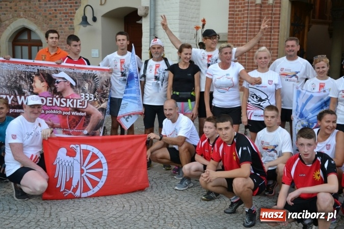 Zdjęcie w galerii na portalu naszraciborz.pl: Raciborski zamek na trasie biegu upamiętniającego Odsiecz Wiedeńską  wiadomości z regionu