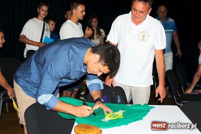 Zdjęcie w galerii na portalu naszraciborz.pl: Denis Kudla nie zapomina o rodzinnym mieście. Brązowy medalista IO w Rio spotkał się z fanami w RCK wiadomości z regionu