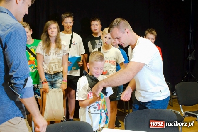 Zdjęcie w galerii na portalu naszraciborz.pl: Denis Kudla nie zapomina o rodzinnym mieście. Brązowy medalista IO w Rio spotkał się z fanami w RCK wiadomości z regionu