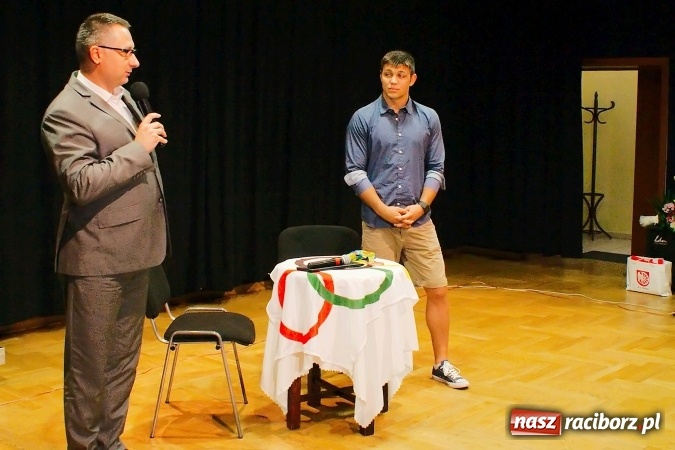 Zdjęcie w galerii na portalu naszraciborz.pl: Denis Kudla nie zapomina o rodzinnym mieście. Brązowy medalista IO w Rio spotkał się z fanami w RCK wiadomości z regionu