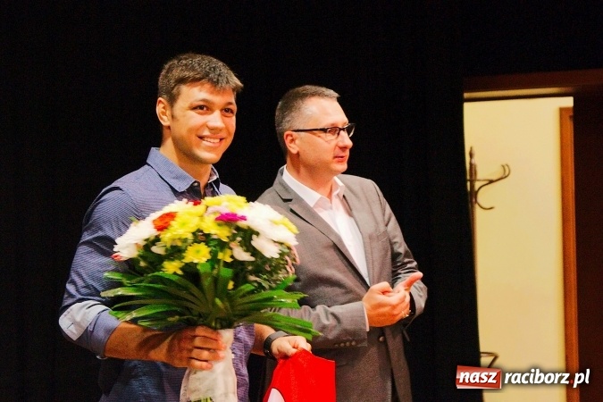 Zdjęcie w galerii na portalu naszraciborz.pl: Denis Kudla nie zapomina o rodzinnym mieście. Brązowy medalista IO w Rio spotkał się z fanami w RCK wiadomości z regionu