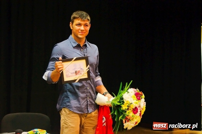 Zdjęcie w galerii na portalu naszraciborz.pl: Denis Kudla nie zapomina o rodzinnym mieście. Brązowy medalista IO w Rio spotkał się z fanami w RCK wiadomości z regionu