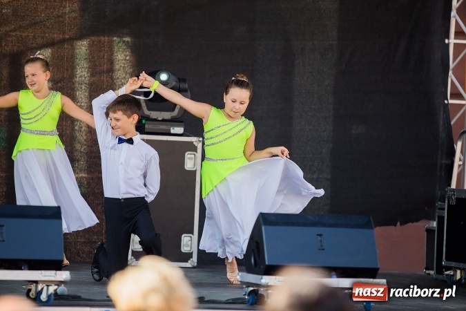 Zdjęcie w galerii na portalu naszraciborz.pl: Pożegnanie lata z MDK na raciborskim rynku wiadomości z regionu