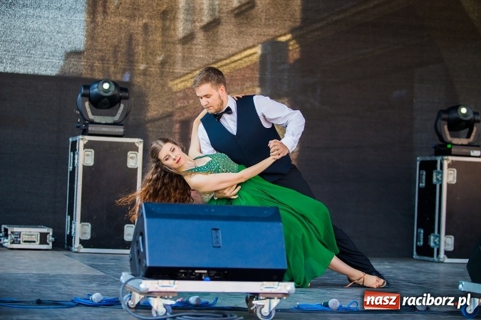 Zdjęcie w galerii na portalu naszraciborz.pl: Pożegnanie lata z MDK na raciborskim rynku wiadomości z regionu