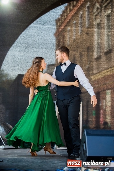 Zdjęcie w galerii na portalu naszraciborz.pl: Pożegnanie lata z MDK na raciborskim rynku wiadomości z regionu