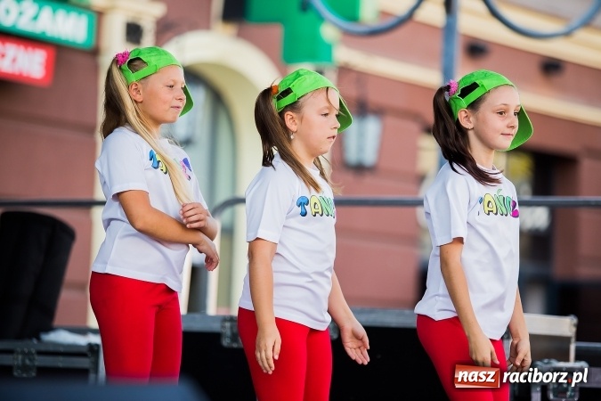 Zdjęcie w galerii na portalu naszraciborz.pl: Pożegnanie lata z MDK na raciborskim rynku wiadomości z regionu