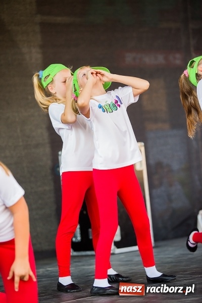 Zdjęcie w galerii na portalu naszraciborz.pl: Pożegnanie lata z MDK na raciborskim rynku wiadomości z regionu