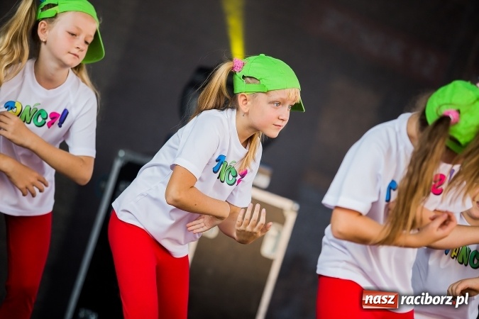 Zdjęcie w galerii na portalu naszraciborz.pl: Pożegnanie lata z MDK na raciborskim rynku wiadomości z regionu