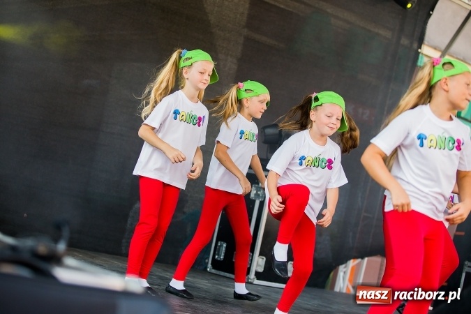 Zdjęcie w galerii na portalu naszraciborz.pl: Pożegnanie lata z MDK na raciborskim rynku wiadomości z regionu