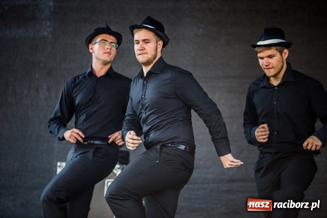 Zdjęcie w galerii na portalu naszraciborz.pl: Pożegnanie lata z MDK na raciborskim rynku wiadomości z regionu