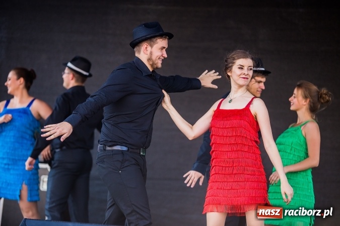 Zdjęcie w galerii na portalu naszraciborz.pl: Pożegnanie lata z MDK na raciborskim rynku wiadomości z regionu