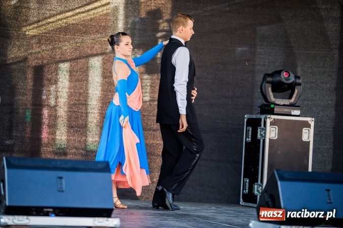 Zdjęcie w galerii na portalu naszraciborz.pl: Pożegnanie lata z MDK na raciborskim rynku wiadomości z regionu